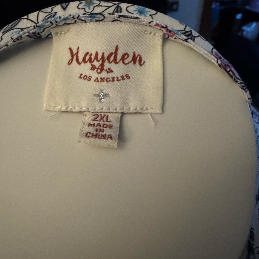 Hayden Multicolor V-Neck Blouse no tag but never worn. Lots of room - Picture 4 of 5